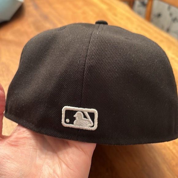 NY Yankees custom fit baseball cap - Picture 2 of 8